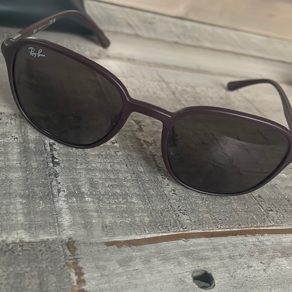 Ray-Ban sunglasses - Picture 2 of 6